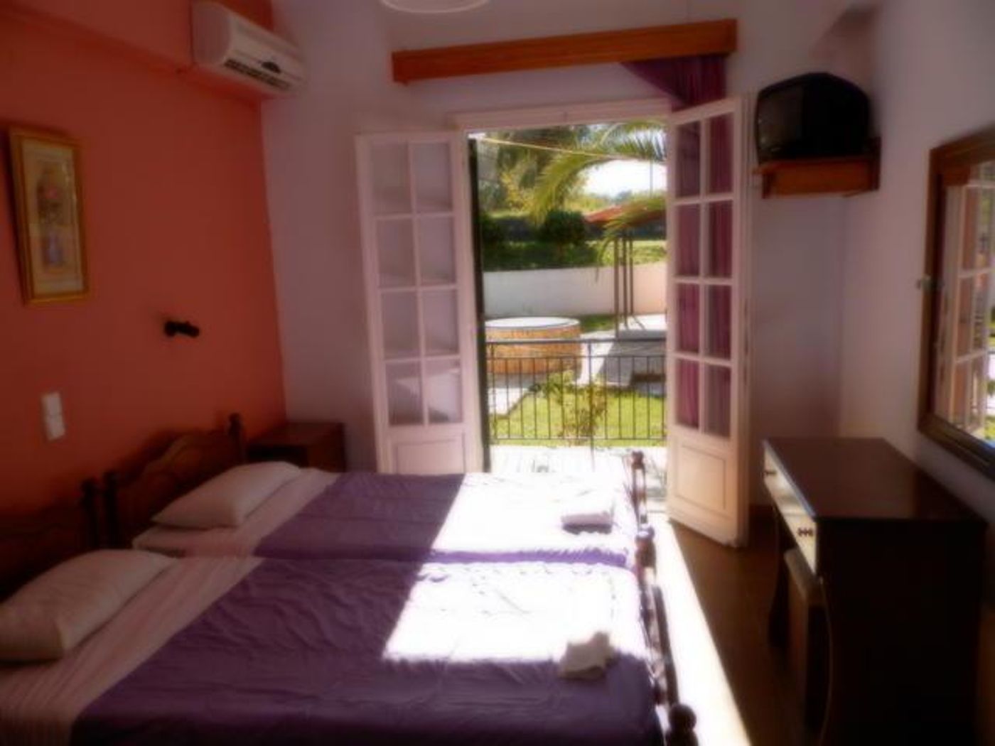 Mary Studios & Apartments