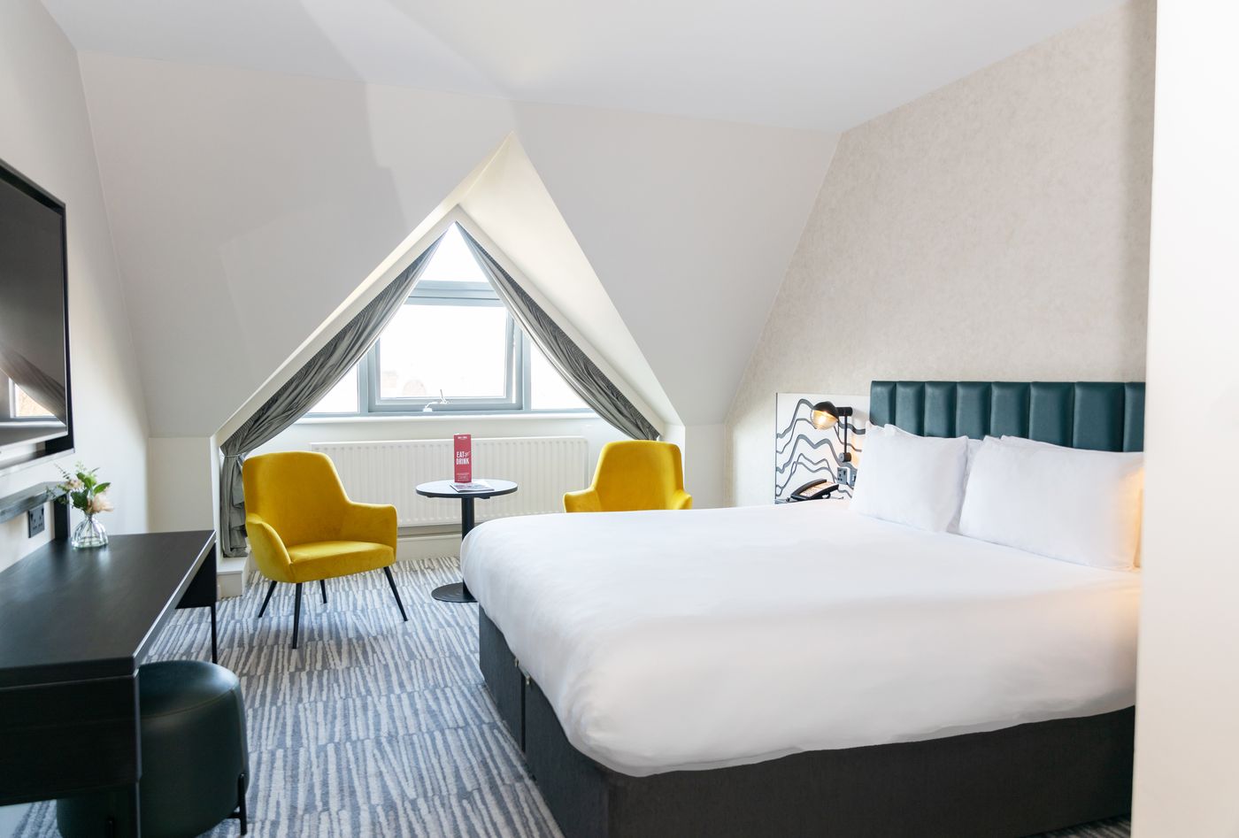 Leonardo-Hotel-Dublin-Christchurch---Jurys-Inn-Room-13