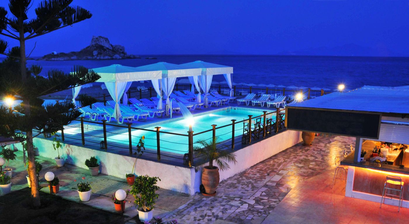 Sacallis-Inn-Beach-Hotel-Pool-1