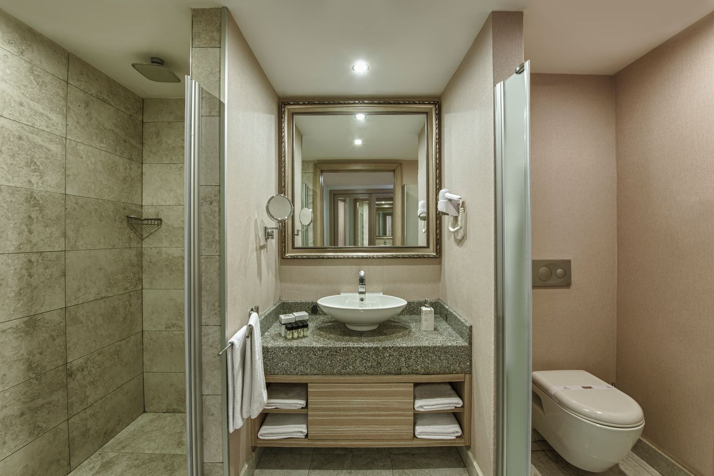 Delphin-Deluxe-Room-19