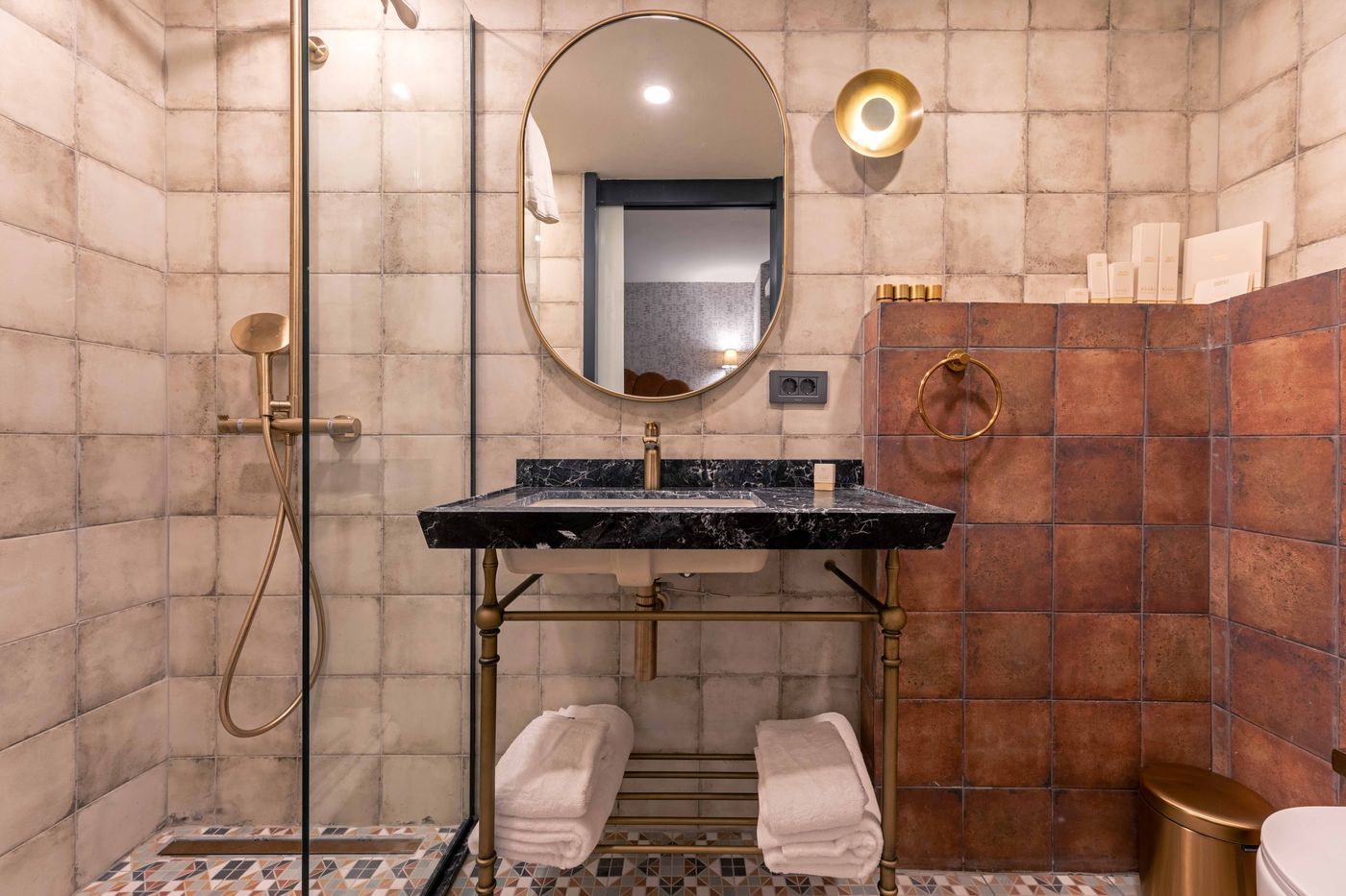 Khai-Hotel-Karakoy-Room-25