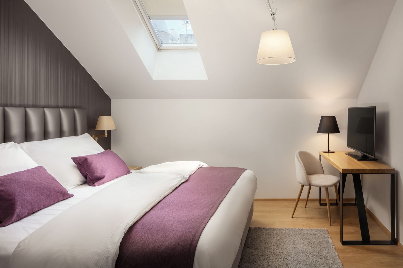 Moods-Charles-Bridge-Room-12