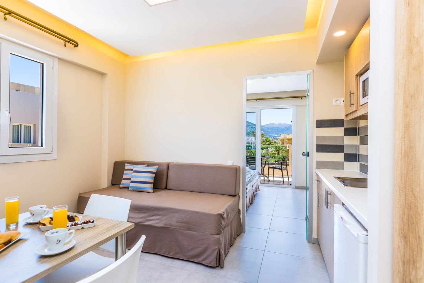 Theo Star Beach Apartments