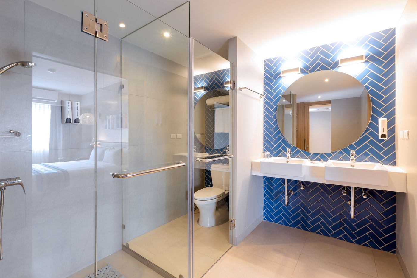 Oakwood-Hotel-Journeyhub-Phuket-Room-21