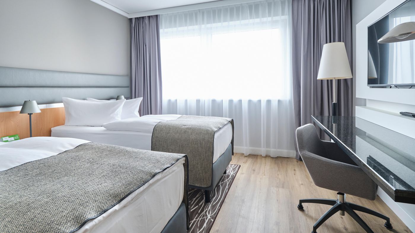 Holiday-Inn-Berlin-Airport-Conference-Center-Room-30
