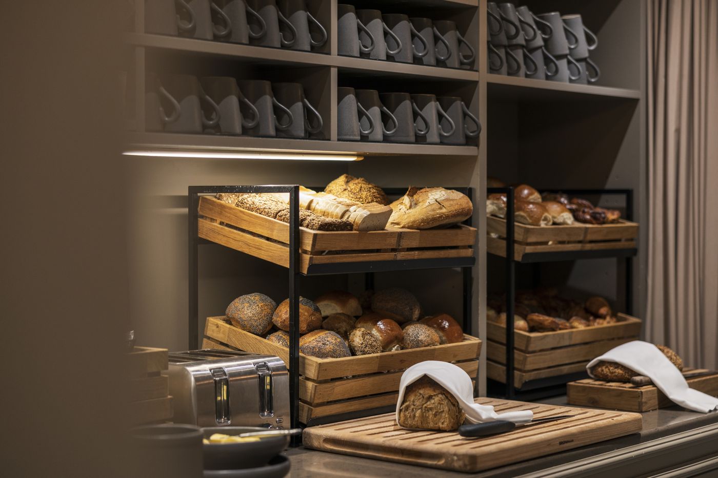 Phoenix-Restaurant-13