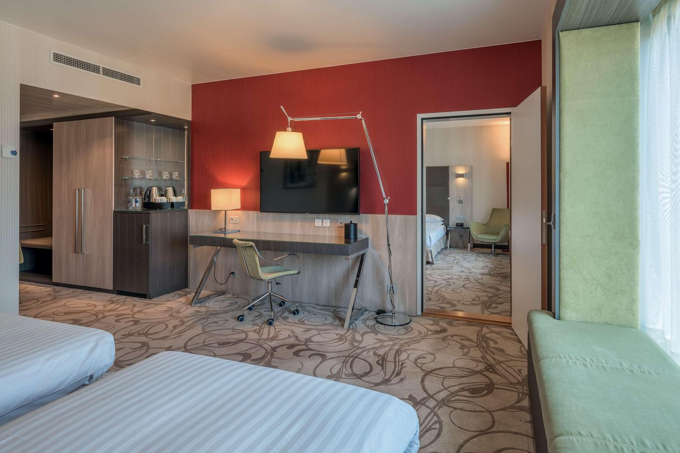 Hilton-Geneva-Hotel---Conference-Centre-Room-35