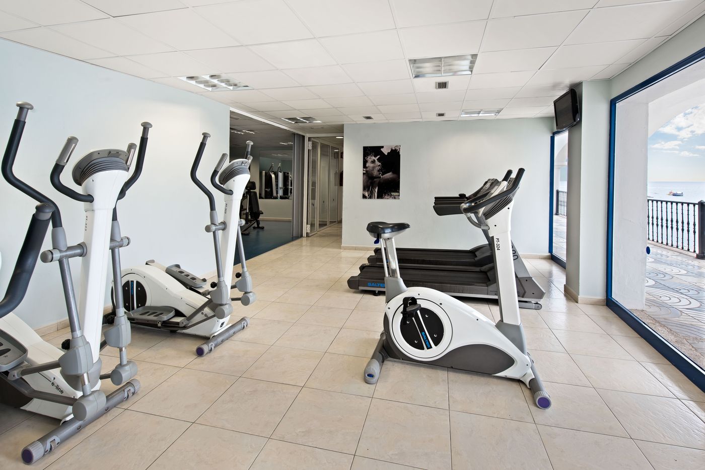 TUI-BLUE-Suite-Princess--Adults-Only--Sports-and-Entertainment-53