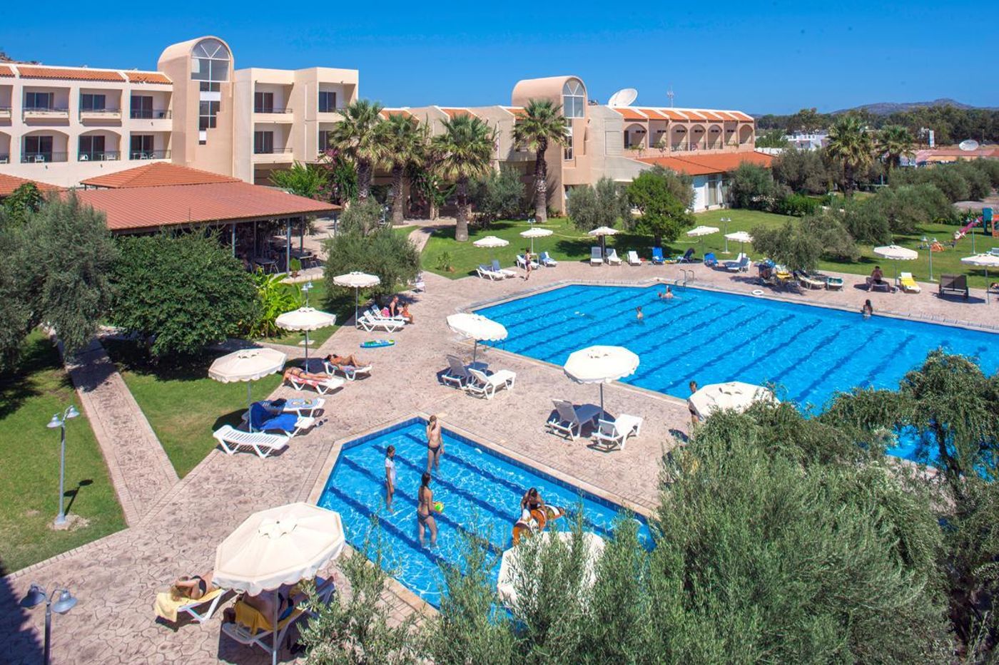 Marianna-Palace-Hotel-Pool-2