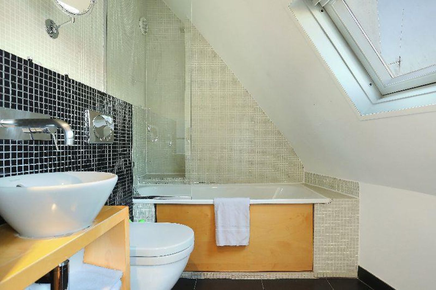 Hotel-Notre-Dame-Maitre-Albert-Room-39