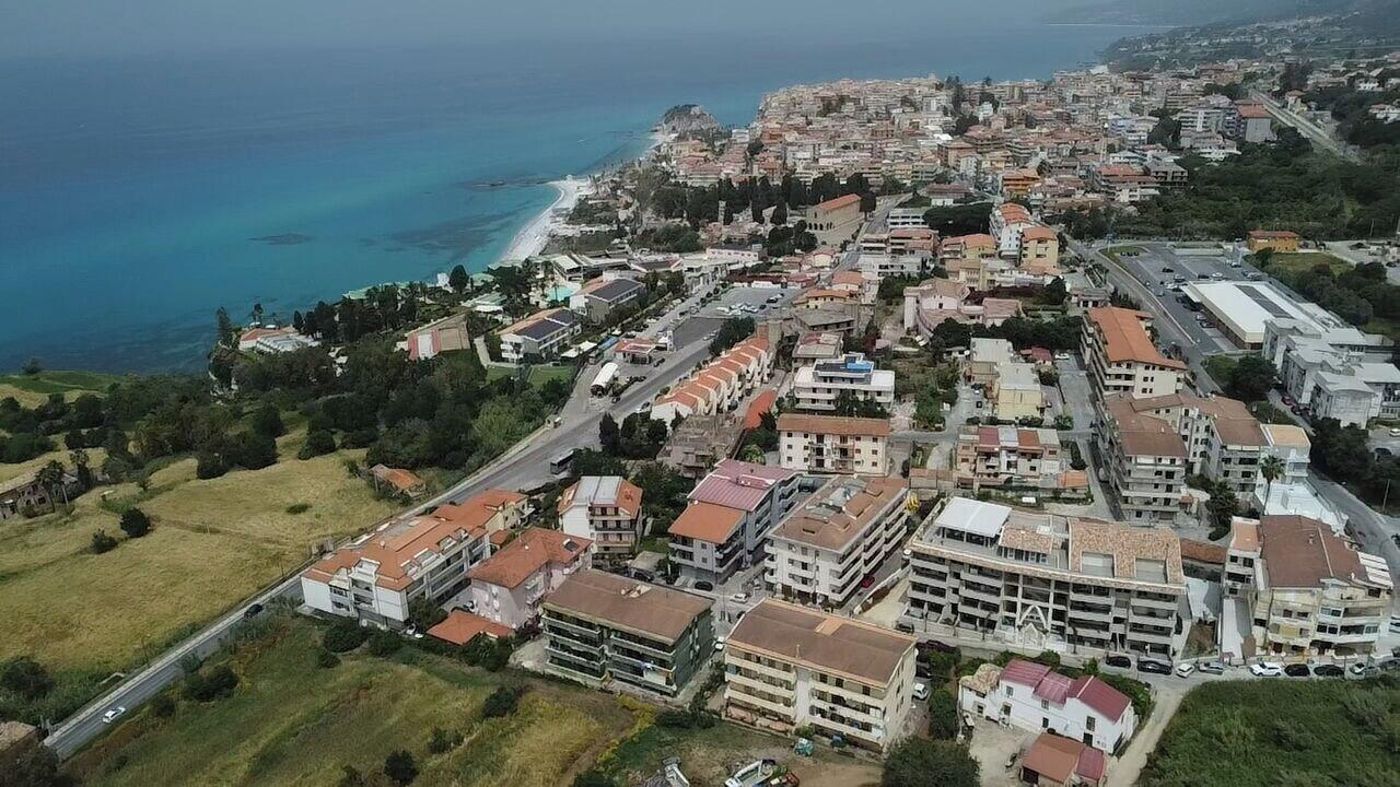 Middle Town Palace-Italy-Tropea-General view-6