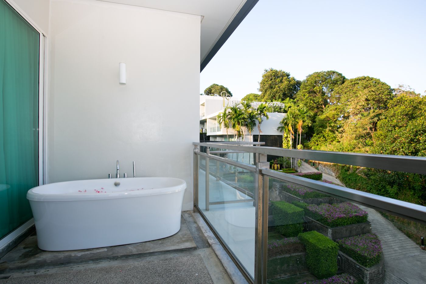 Sugar-Palm-Grand--Hillside-Room-16