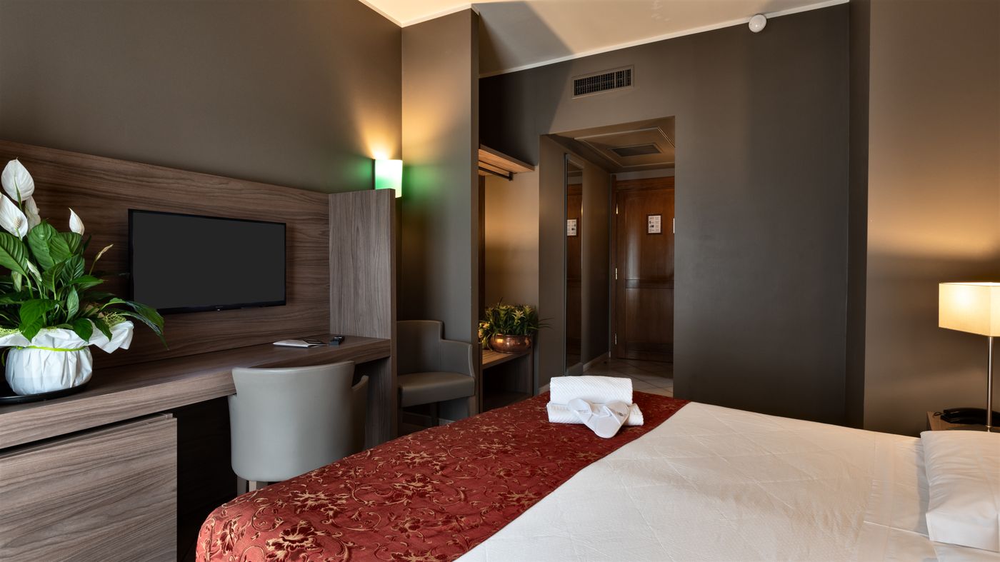 Sunflower-Hotel-Room-7