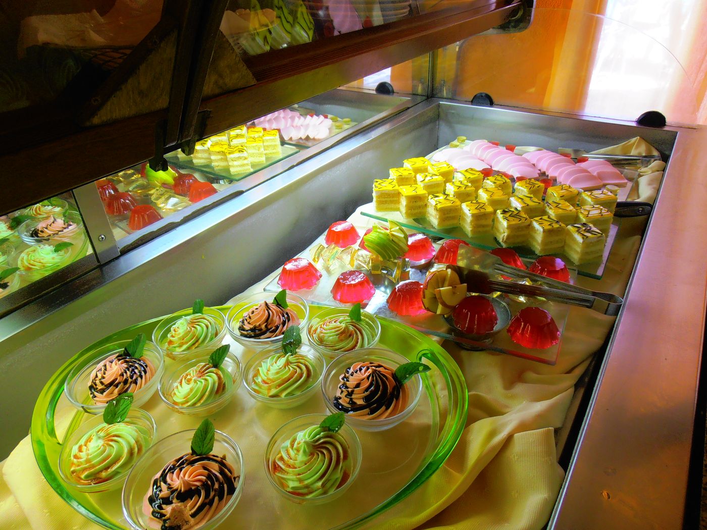 Loutanis-Restaurant-47