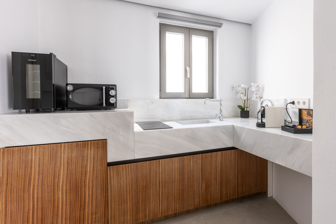 Heaven-s-Edge-Room-41