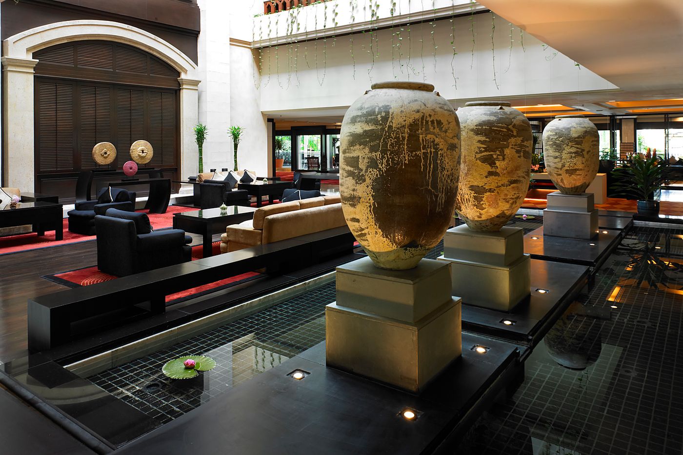 Anantara-Riverside-Bangkok-Lobby-6