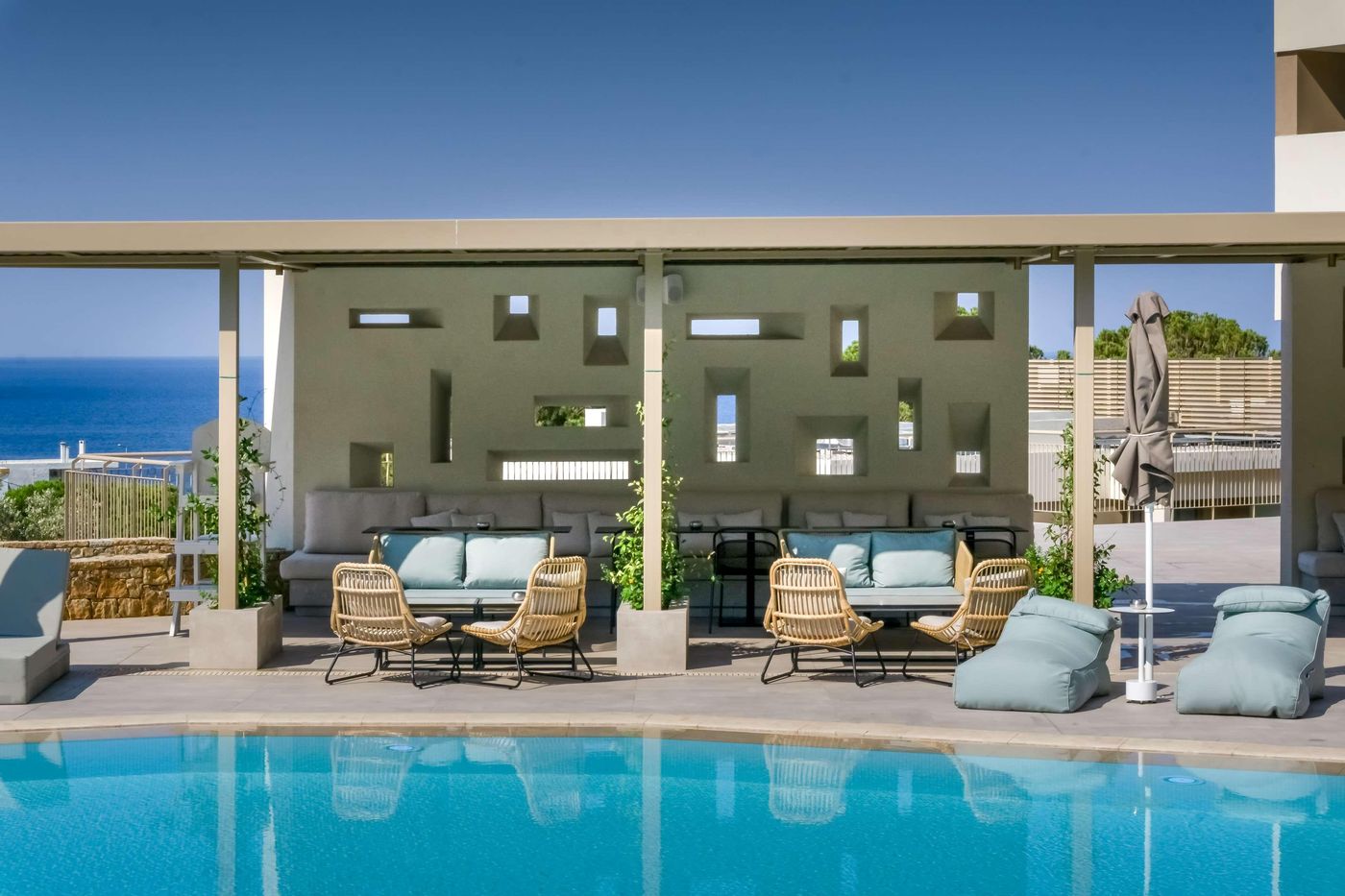 Vincci-EverEden-Beach-Resort-Pool-5