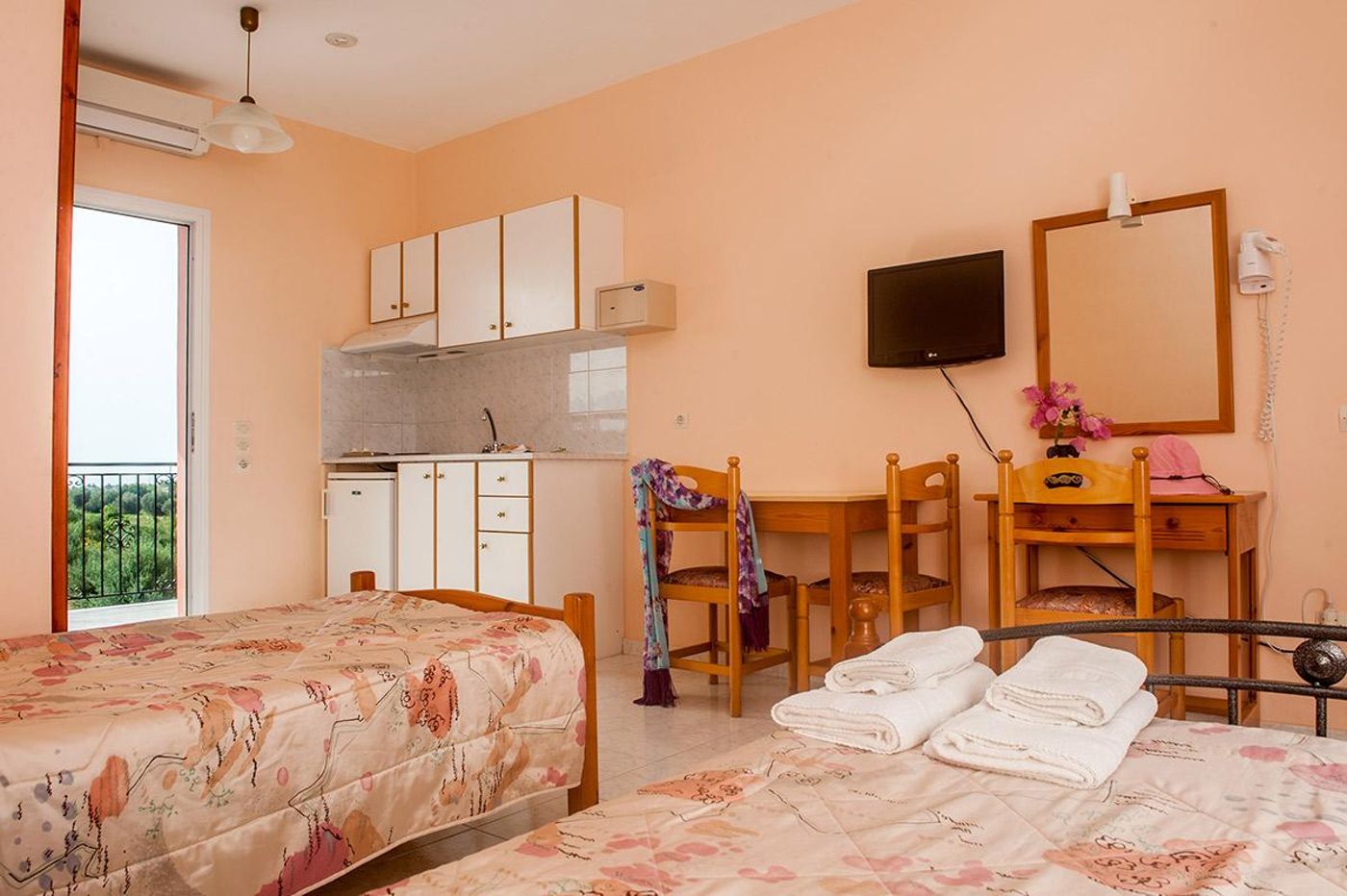 Paradise-Studios-Room-31