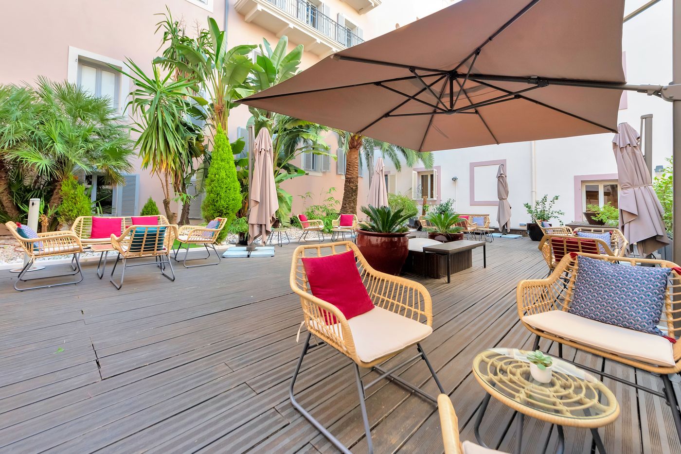 Beau-Rivage-Terrace-9