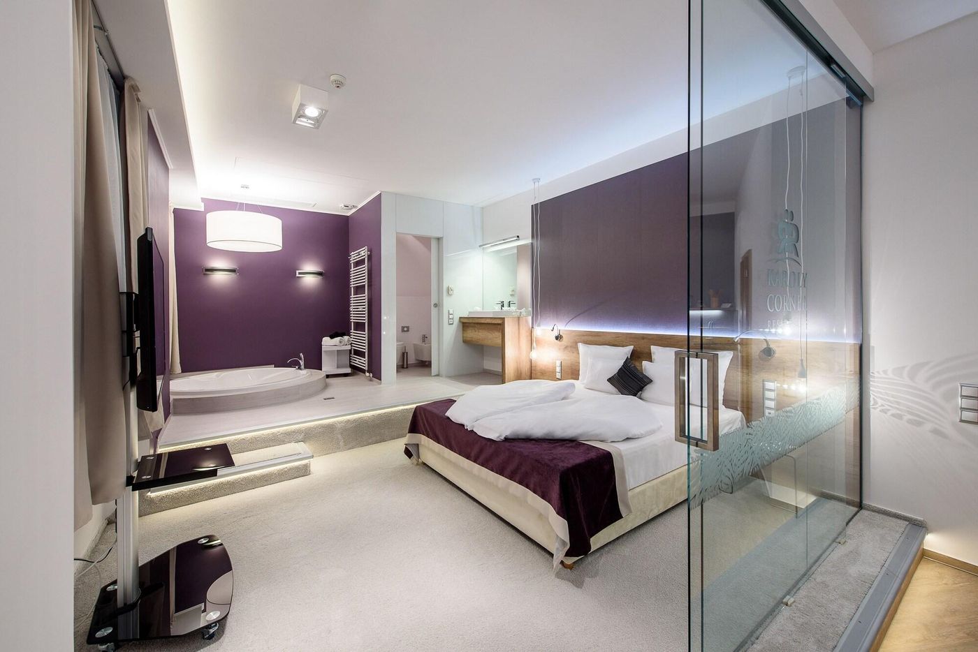 Karoly-Corner-Residences-Room-32