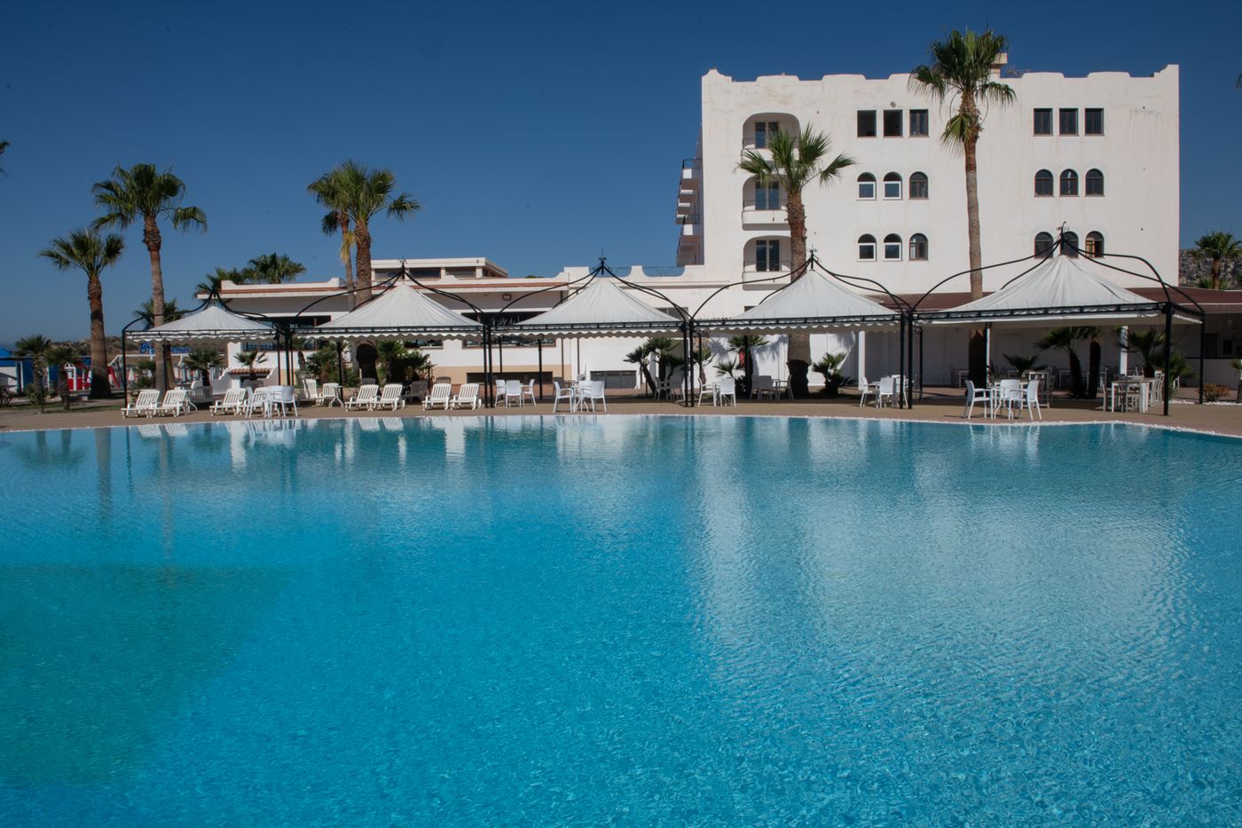 Baia-D-Oro-Hotel-Pool-2