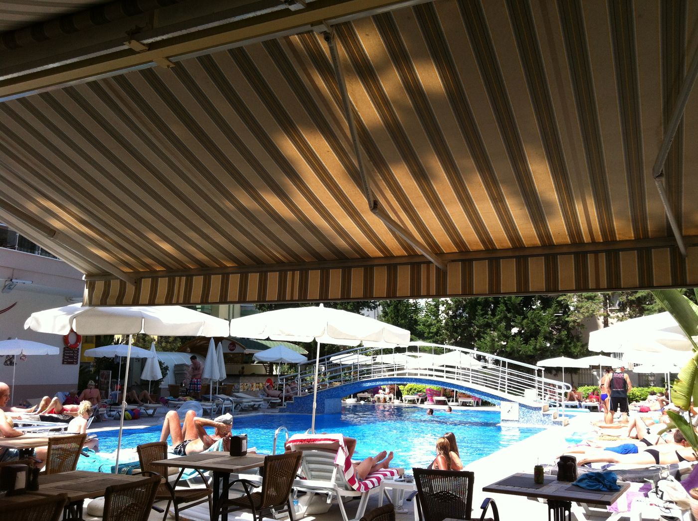 Elite-Orkide-Suite-Hotel-Pool-11