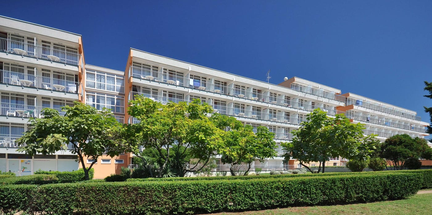 Hotel-Holiday-General-view-12