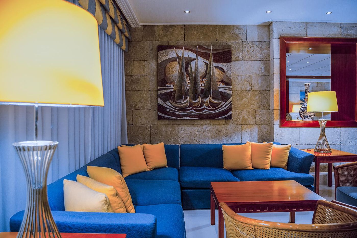 Mediterranean-Hotel-Bar-52