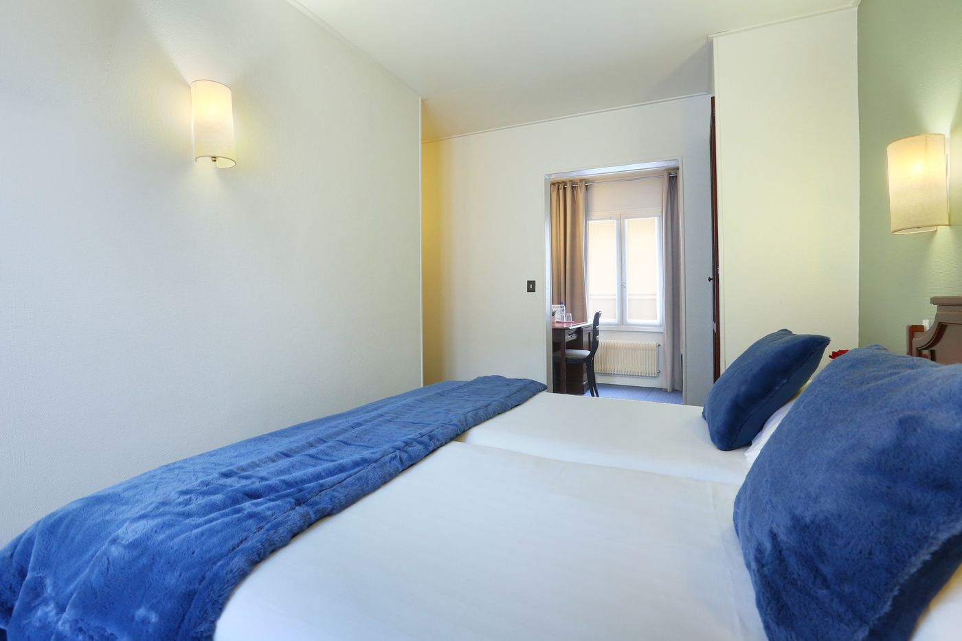 Hotel-Beaugrenelle-Tour-Eiffel-Room-24