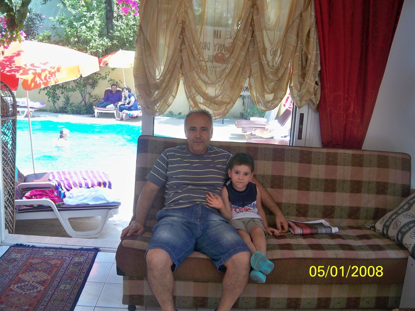 Family-Apart-Lobby-19