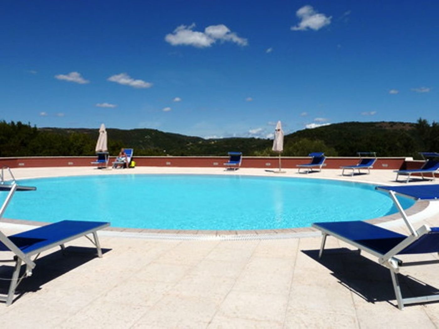 Hotel-Relais-Valkarana-Pool-11