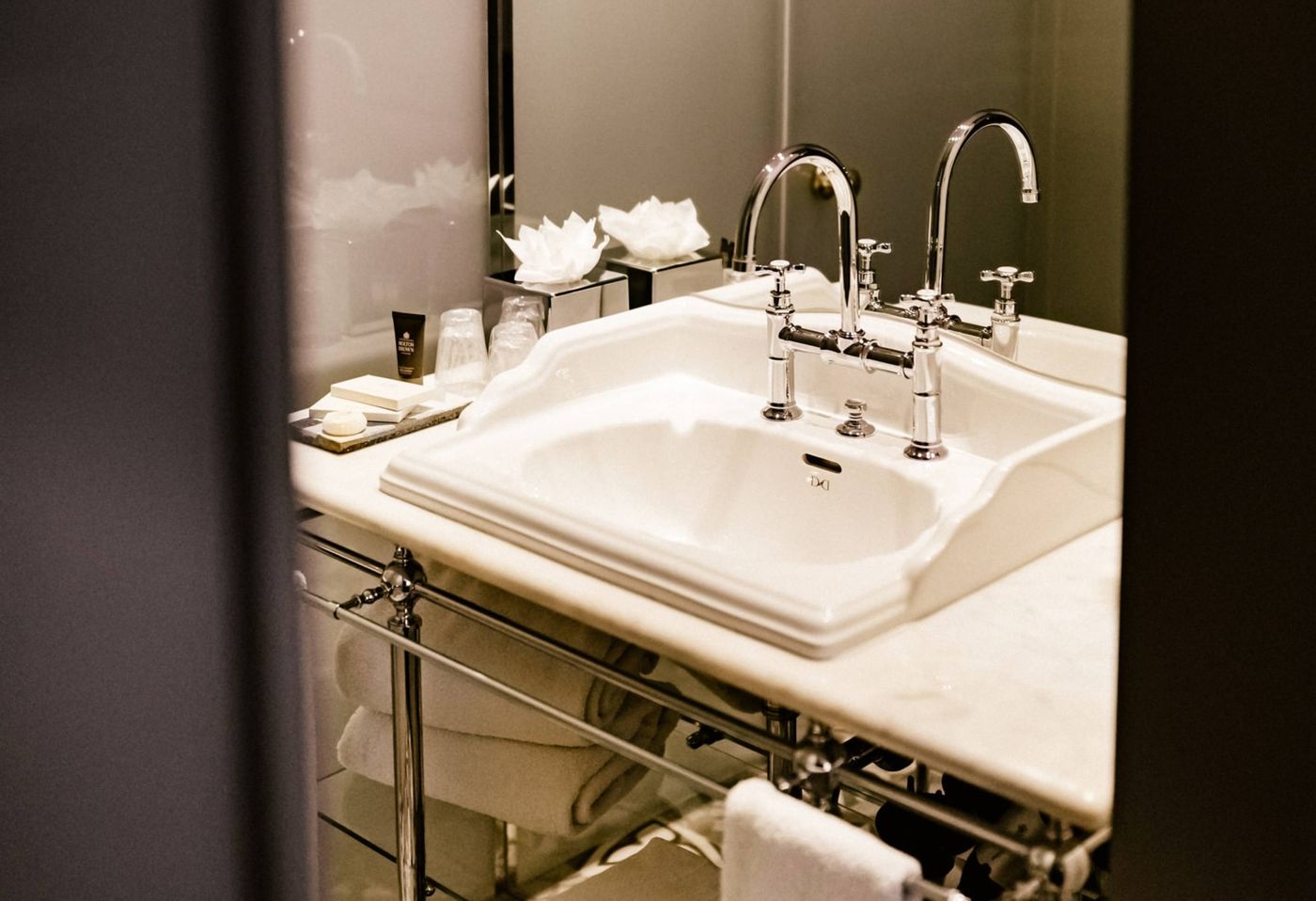 O-Artista-Suites-By-Europe-Room-27