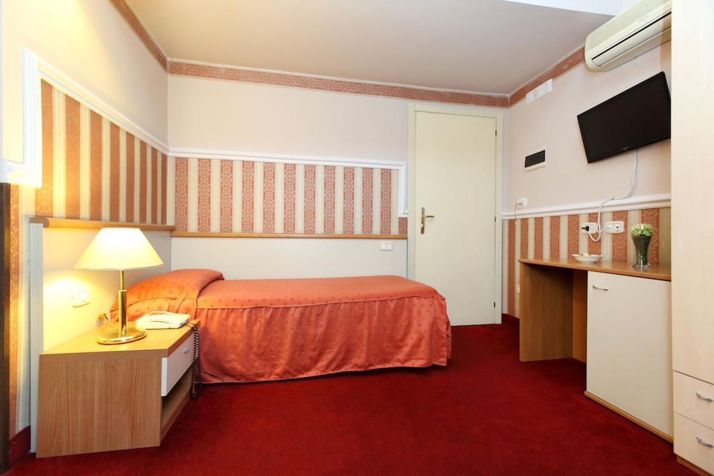 Catania-Centro-Rooms-Room-14