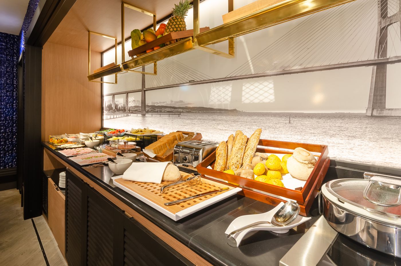 Eurostars-Lisboa-Baixa-Bar-40