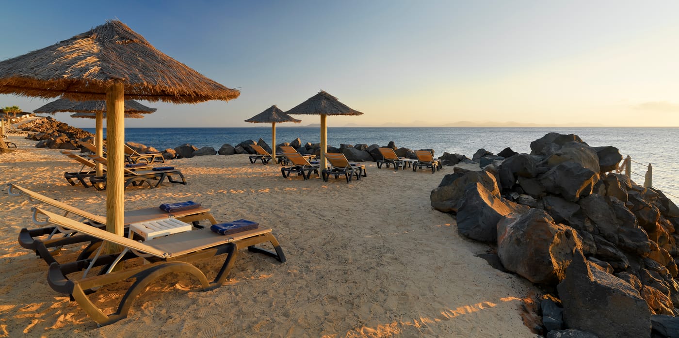 H10-Timanfaya-Palace-Beach-40