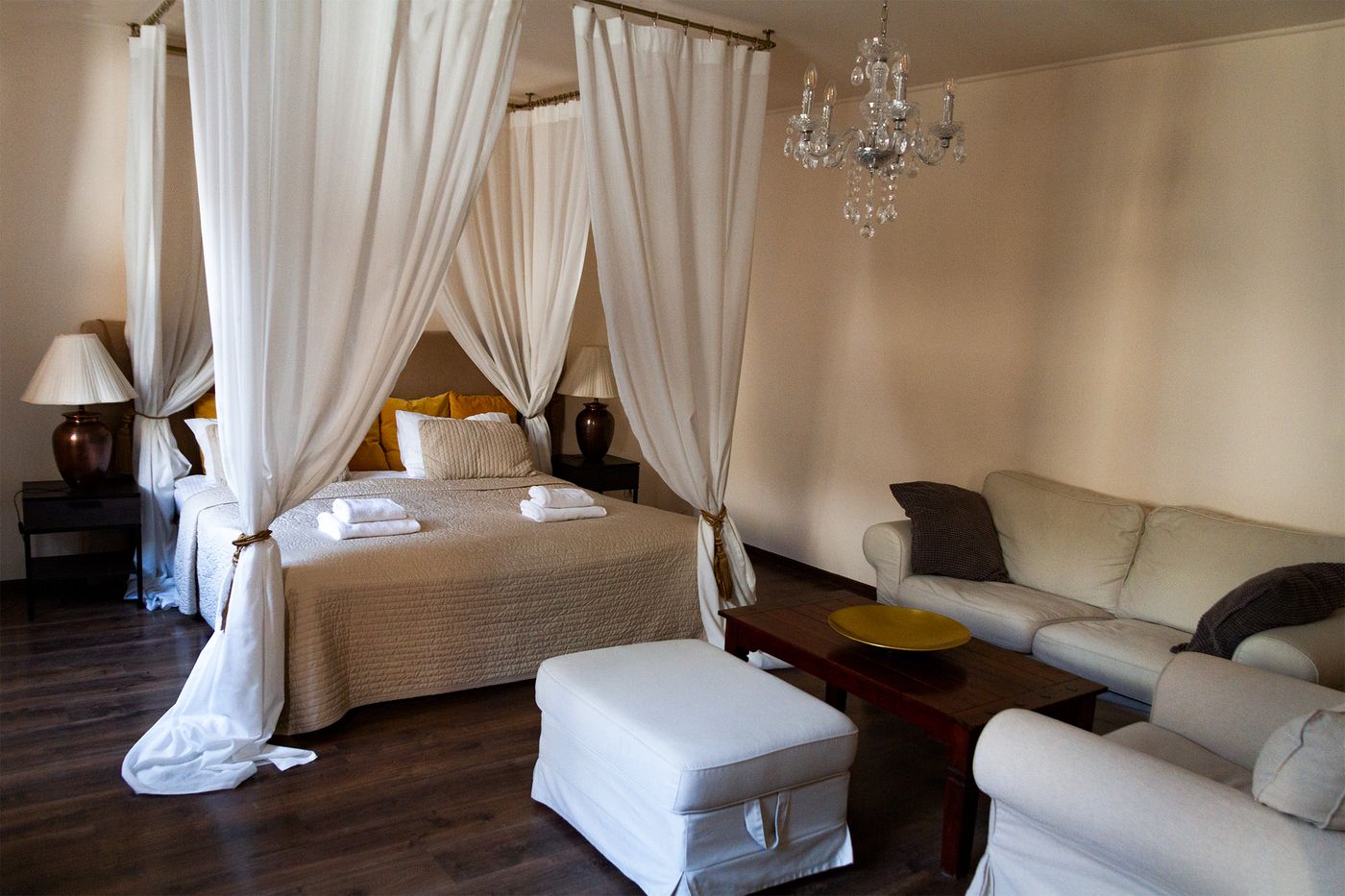 Lounge-Apartments-Room-33