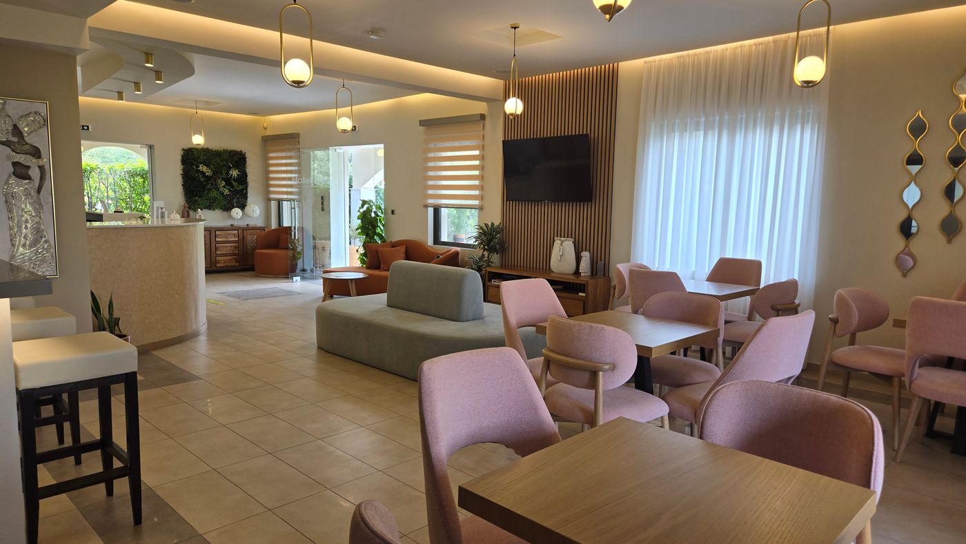 Eleana-Hotel-Lobby-36