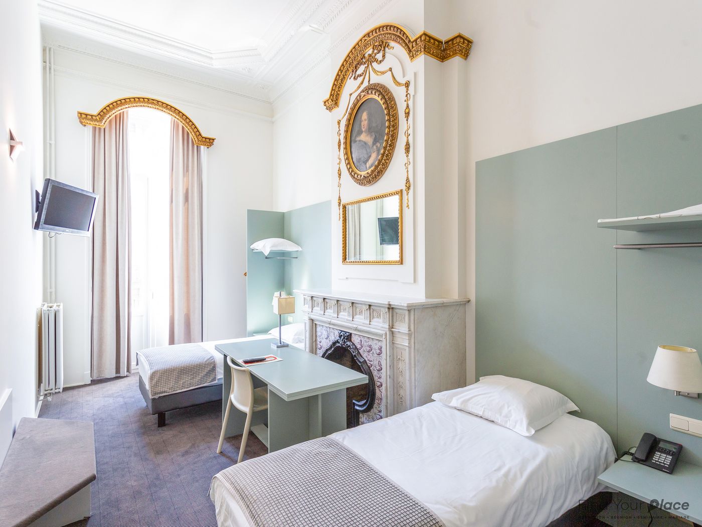 Hotel-Du-Congres-Room-5