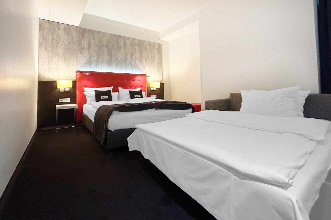 Select-Hotel-Berlin-The-Wall-Room-31
