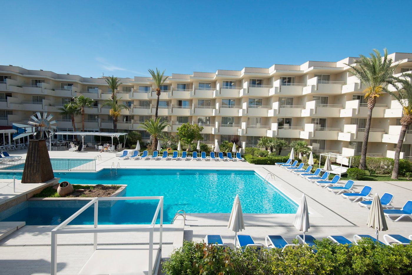 Globales Cala Bona Suites