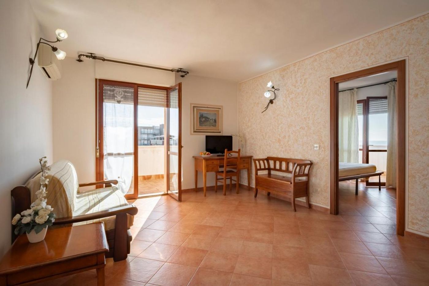 Lola-Piccolo-Hotel-Room-15