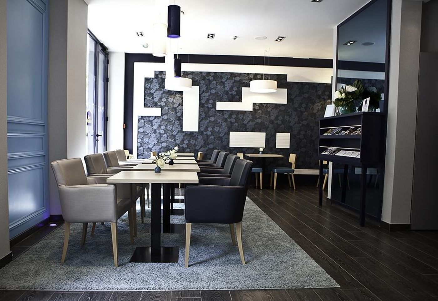 Prince-Albert-Montmartre-Lobby-11