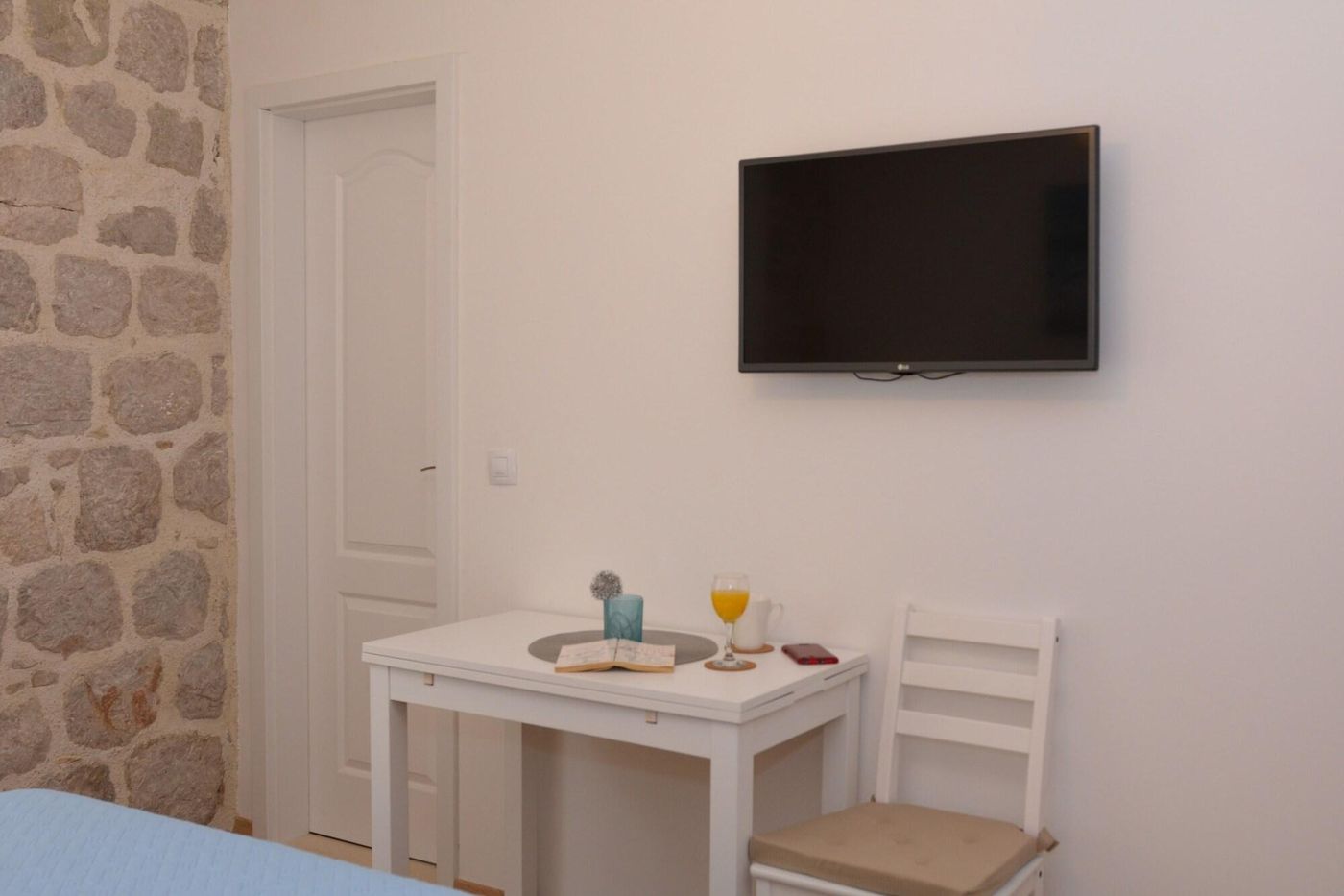 Rilati-Old-Town-Palace-Room-9