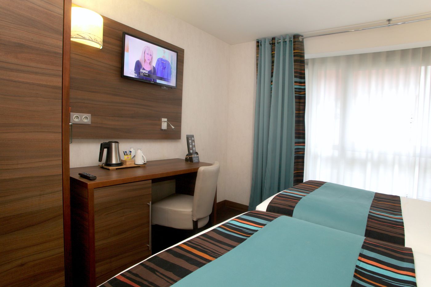 Holiday-Inn-Paris---Montmartre-Room-6