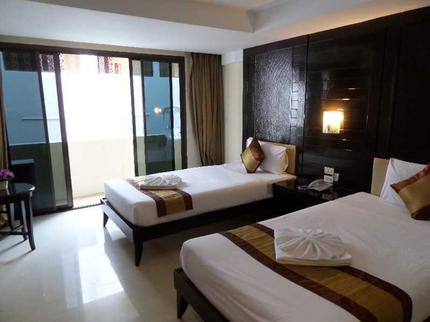 White-Sand-Resortel-Room-11