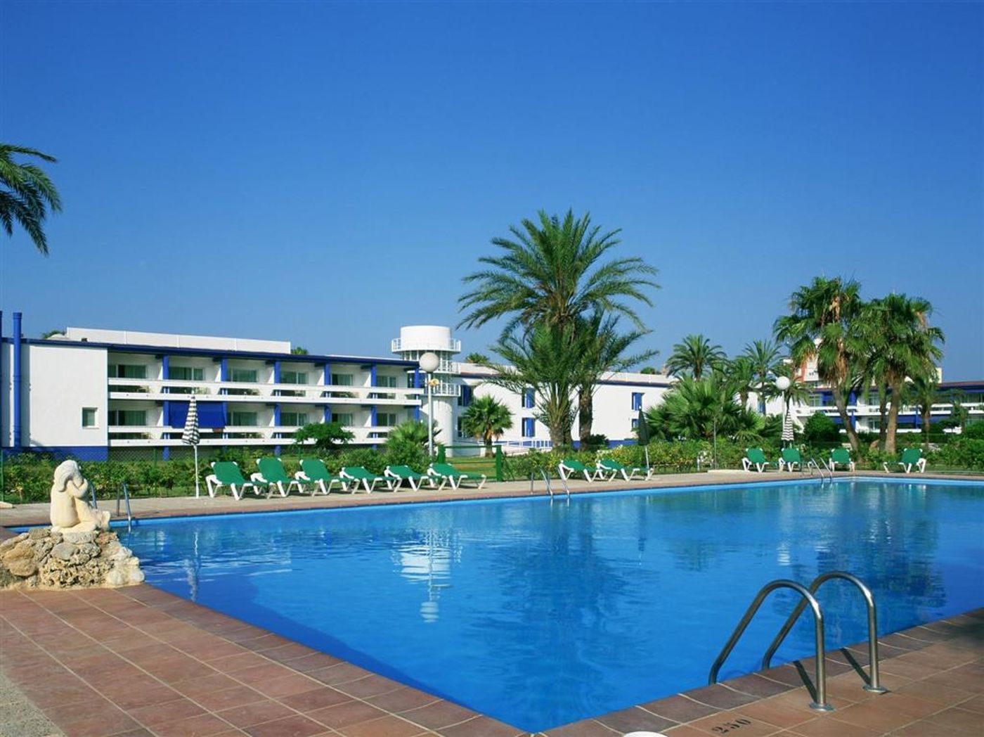 Parador-de-Benicarlo-Pool-3