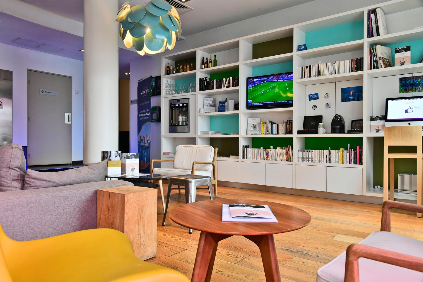 Mercure-Gare-Du-Nord-La-Fayette-Lobby-2