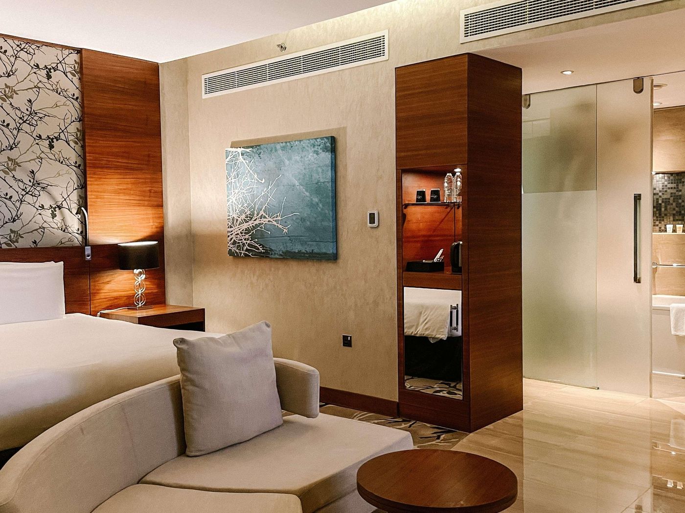 Fairmont-Bab-Al-Bahr-Room-8