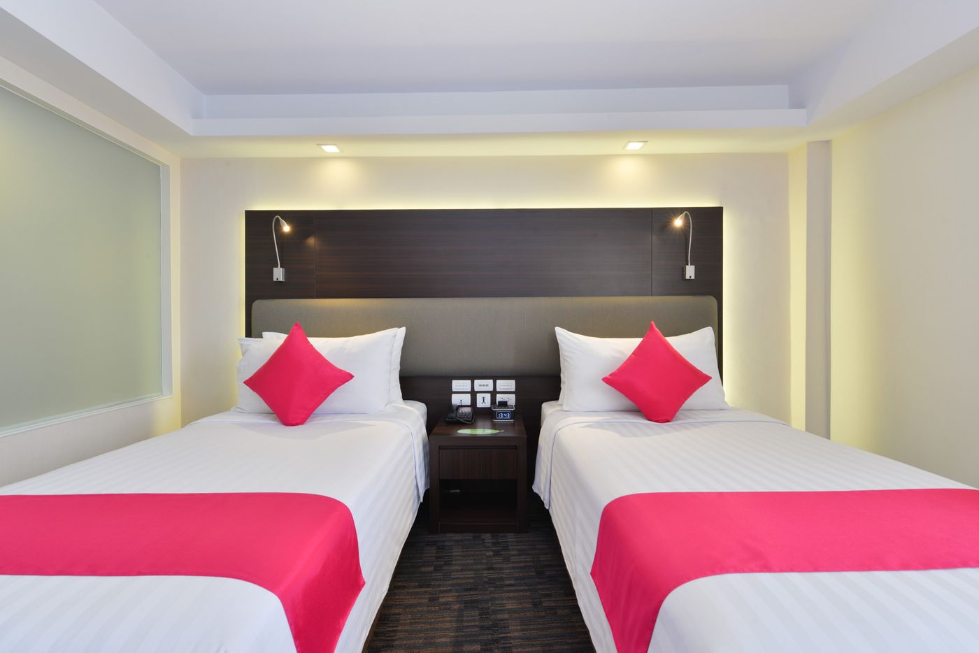 Hotel-Royal-Bangkok---Chinatown-Room-32