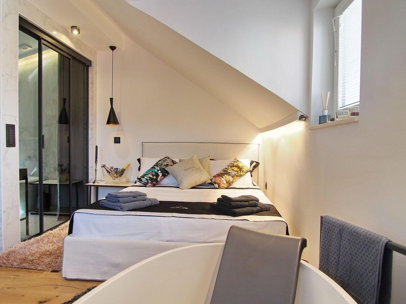 La-Vita-E-Bella-Ii-Room-8